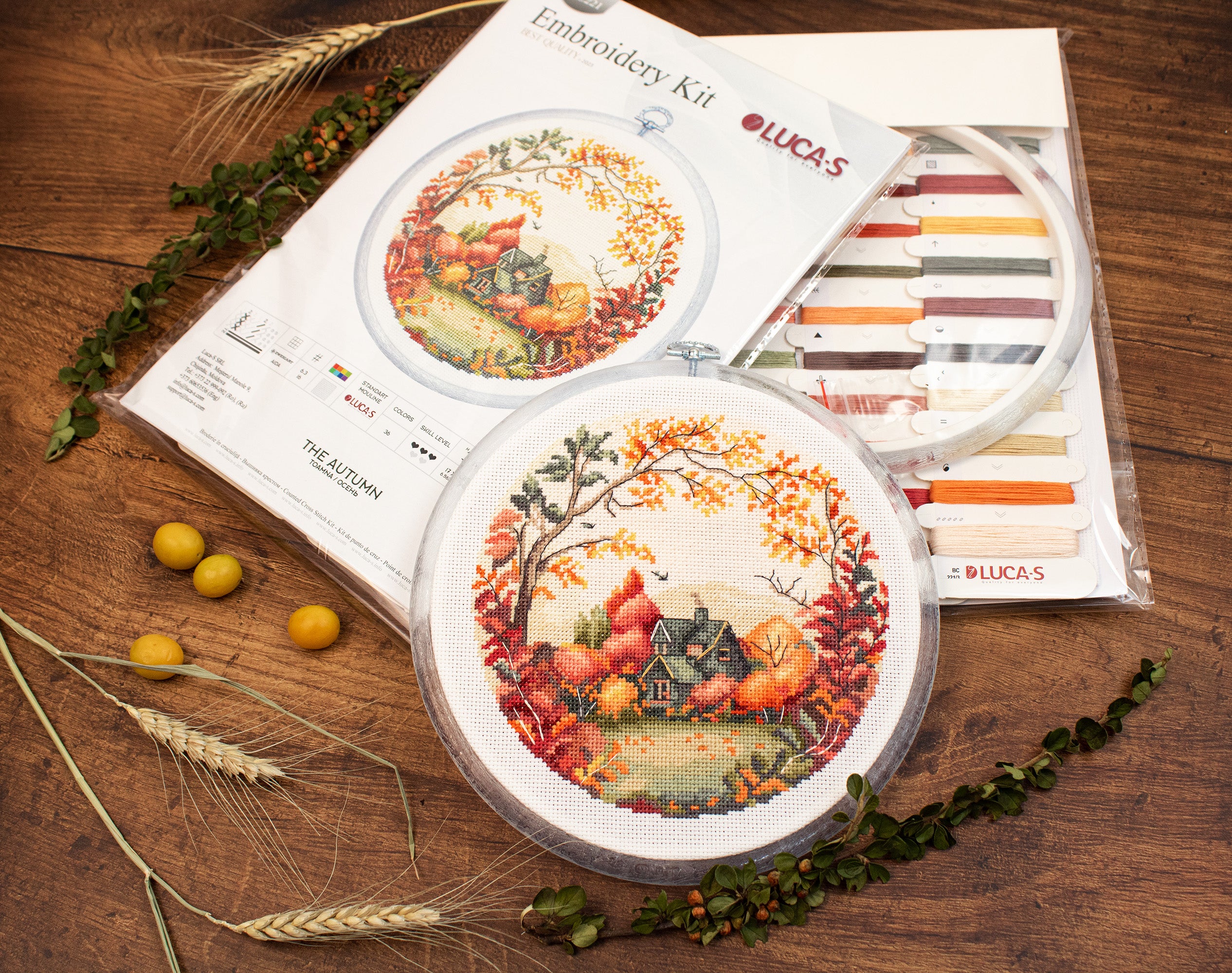Kit Broderie Luca-S The Autumn (Toamna), 17x17 cm, Material Zweigart Aida 16, 36 Culori, Include Cerc Nurge si Ace