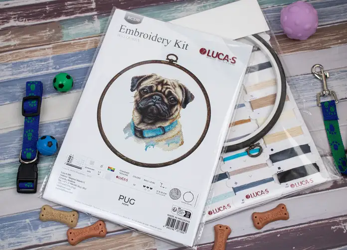 Luca-S BC230 Pug Cross Stitch Kit, Zweigart Aida 16 White Fabric, 32 Colors, 13 x 15 cm Embroidery Size, Includes Nurge Oval Hoop and 2 Needles