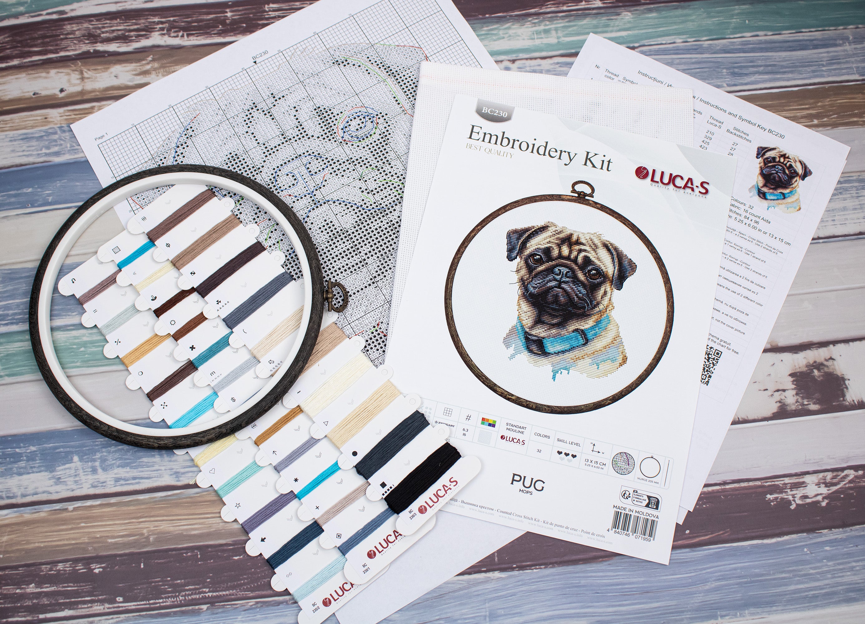 Luca-S BC230 Pug Cross Stitch Kit, Zweigart Aida 16 White Fabric, 32 Colors, 13 x 15 cm Embroidery Size, Includes Nurge Oval Hoop and 2 Needles
