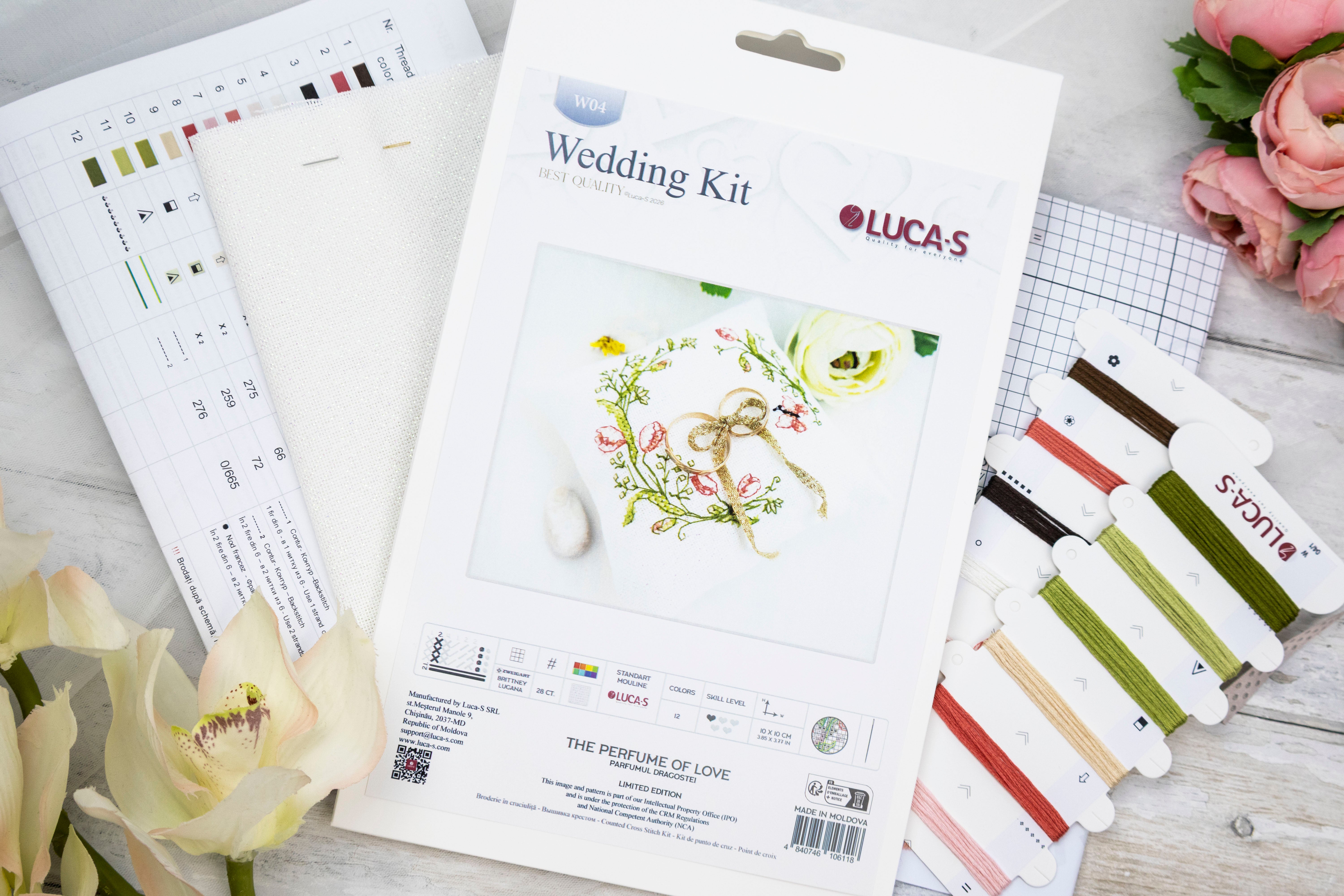 Kit Broderie în Cruce Luca-S W04 Parfumul Dragostei Nuntă, Material Zweigart Aida 28 ct, Dimensiune Finală 10x10 cm, 12 Culori, Fir 100% Bumbac