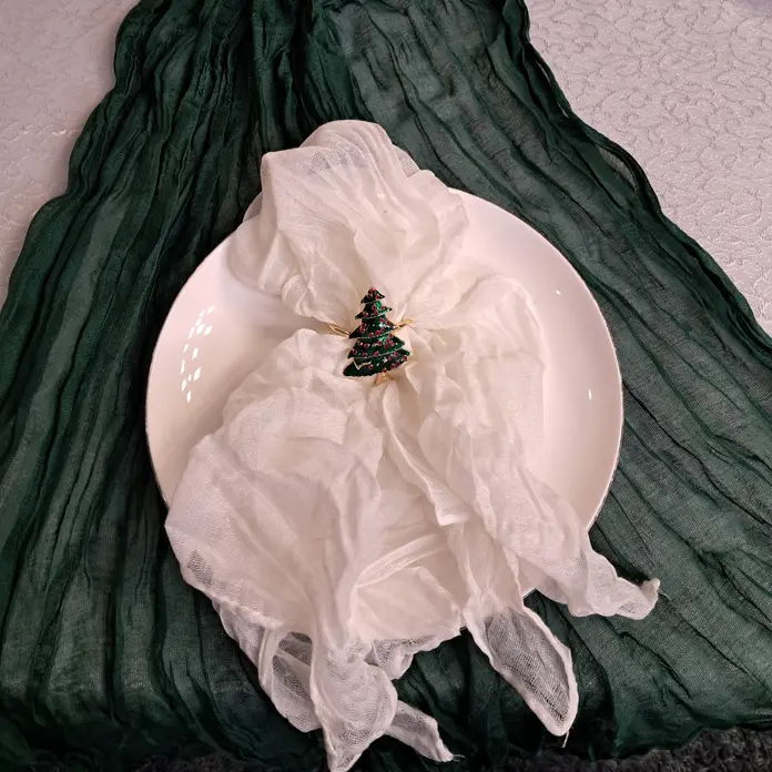 REVELION 13-Piece New Year Table Arrangement Set: 180x90cm Green Tablecloth, 6 White Napkins (60x60cm), 6 Green Christmas Tree Rhinestone Rings